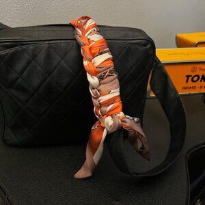 Vintage CHANEL Caviar Quilted Zip Shoulder Bag | Series 2 (1991–94) | Black